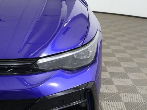 Used 2025 Volkswagen Golf R Black Edition image 18