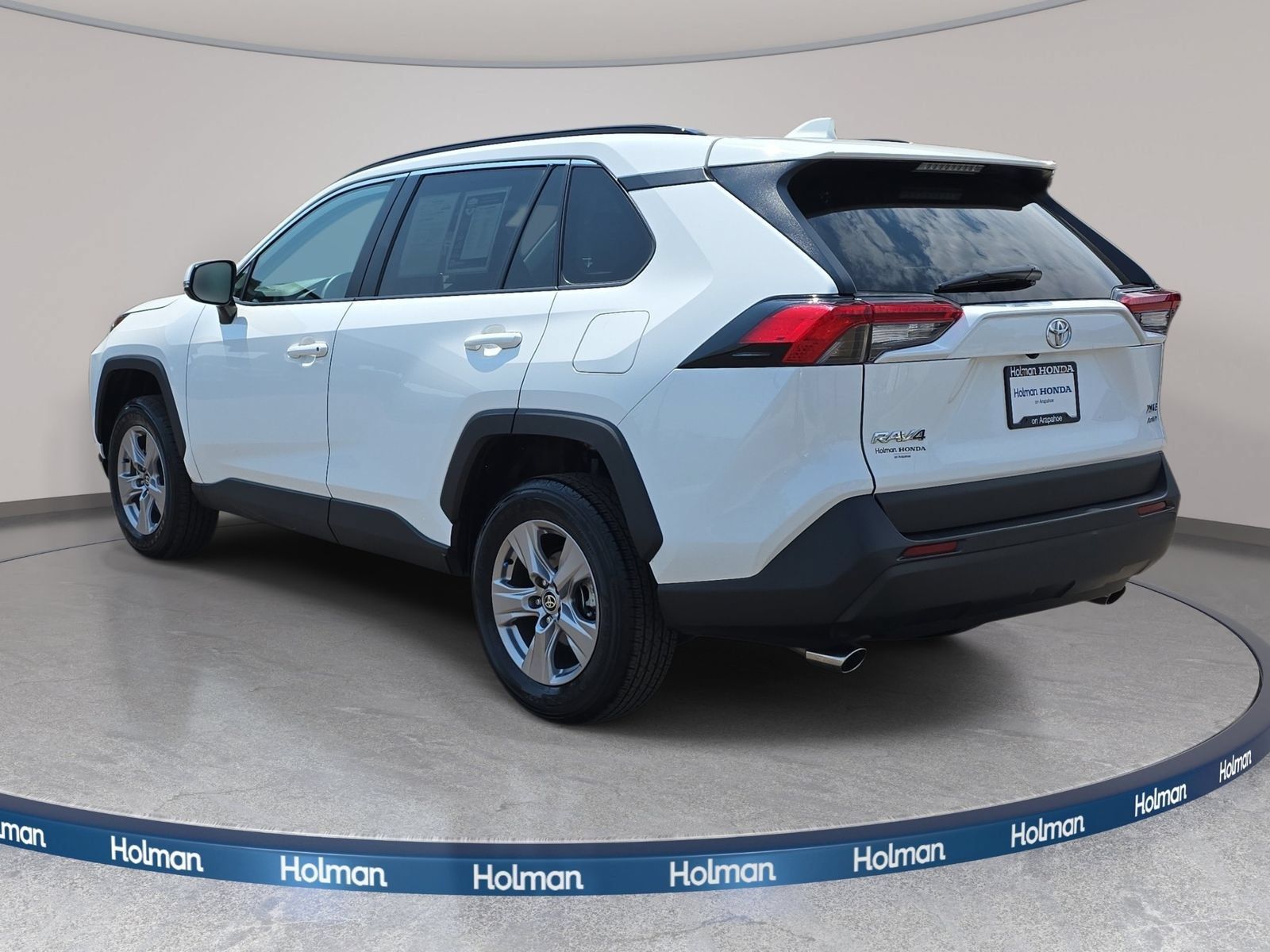 Used 2025 Toyota RAV4 XLE AWD/4WD image 8