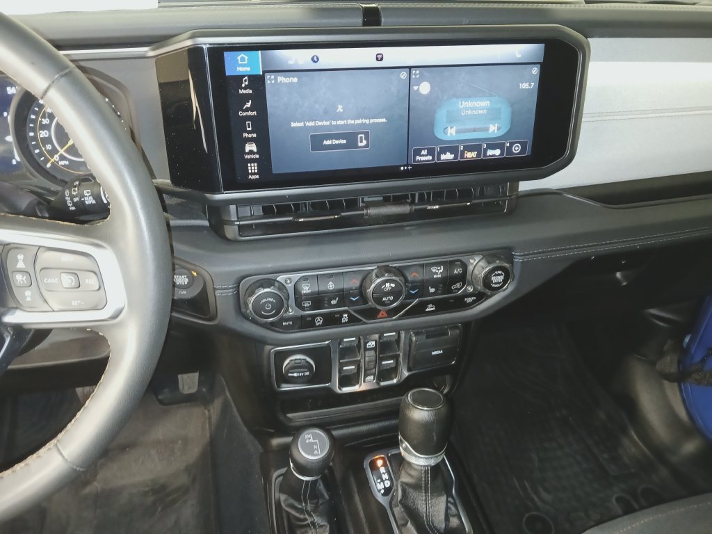 Used 2024 Jeep Wrangler Unlimited Sahara AWD/4WD image 18