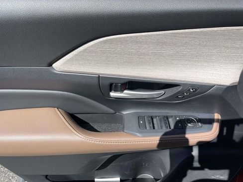 Used 2026 Toyota Grand Highlander AWD image 19