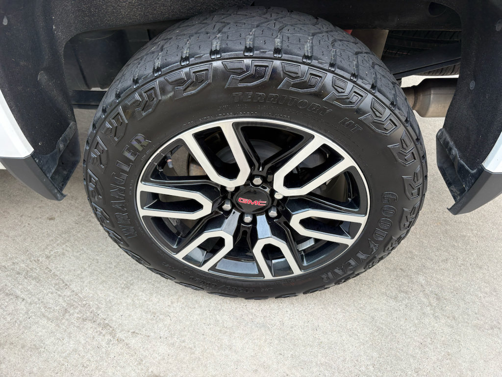 Used 2022 GMC Sierra 1500 AT4 w/ AT4 Premium Package AWD/4WD image 41