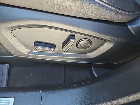 Used 2023 Ford Explorer ST-Line w/ Class IV Trailer Tow Package image 29