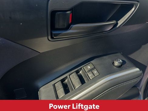 Used 2024 Toyota Highlander LE image 22