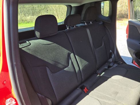 Used 2020 Jeep Renegade Sport image 21