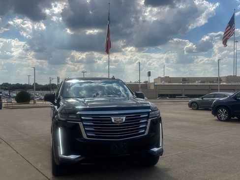 Used 2023 Cadillac Escalade ESV Premium Luxury Platinum AWD/4WD image 4