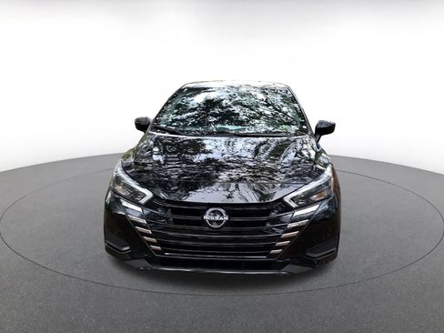 Used 2025 Nissan Versa SV image 2