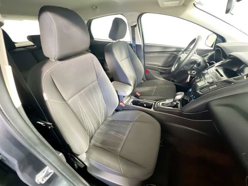 Used 2017 Ford Focus SE image 30