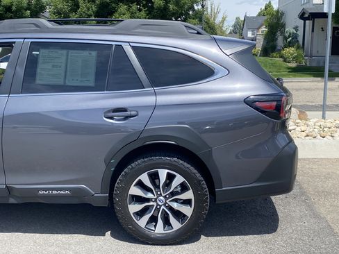 Certified 2025 Subaru Outback Limited AWD/4WD image 4