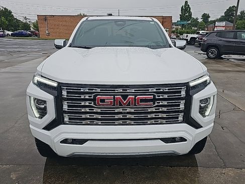 Certified 2025 GMC Canyon Denali image 3