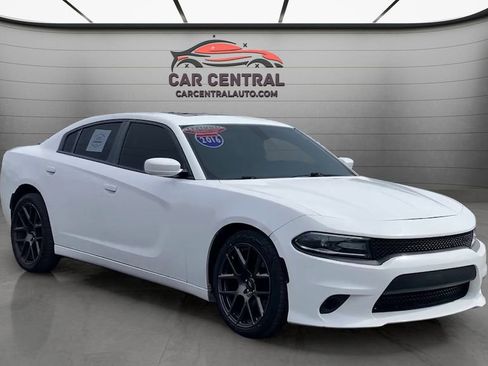 Used 2016 Dodge Charger R/T image 12