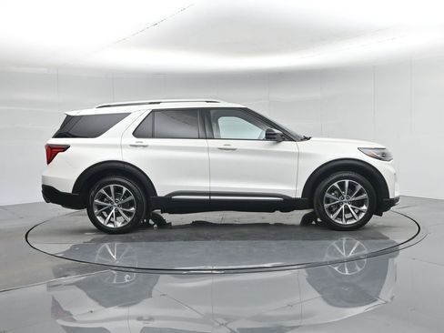 Certified 2025 Ford Explorer Platinum w/ Ultimate Package image 36