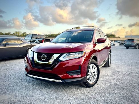 Used 2019 Nissan Rogue SV FWD image 1