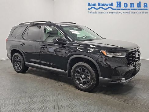 Used 2025 Honda Pilot TrailSport image 1