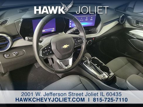 Used 2025 Chevrolet Trax LT w/ Driver Confidence Package image 13