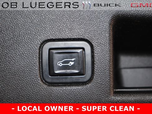 Used 2018 Chevrolet Equinox Premier image 23