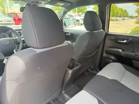 Used 2020 Toyota Tacoma TRD Off-Road w/ Technology Package AWD/4WD image 21
