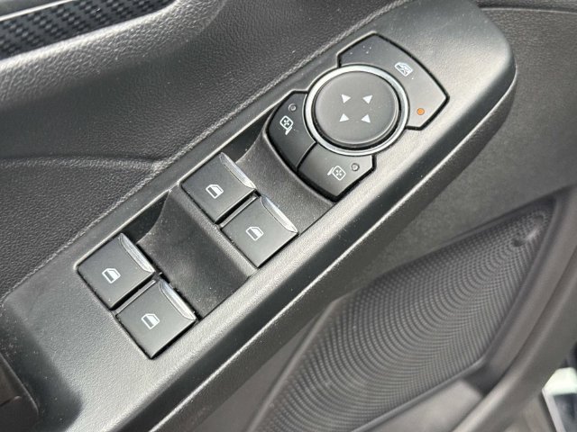 Used 2025 Ford Escape ST-Line AWD/4WD image 8