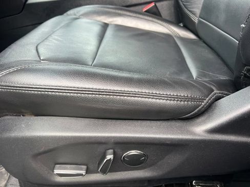 Used 2016 Ford Explorer XLT w/ Equipment Group 202A AWD/4WD image 24