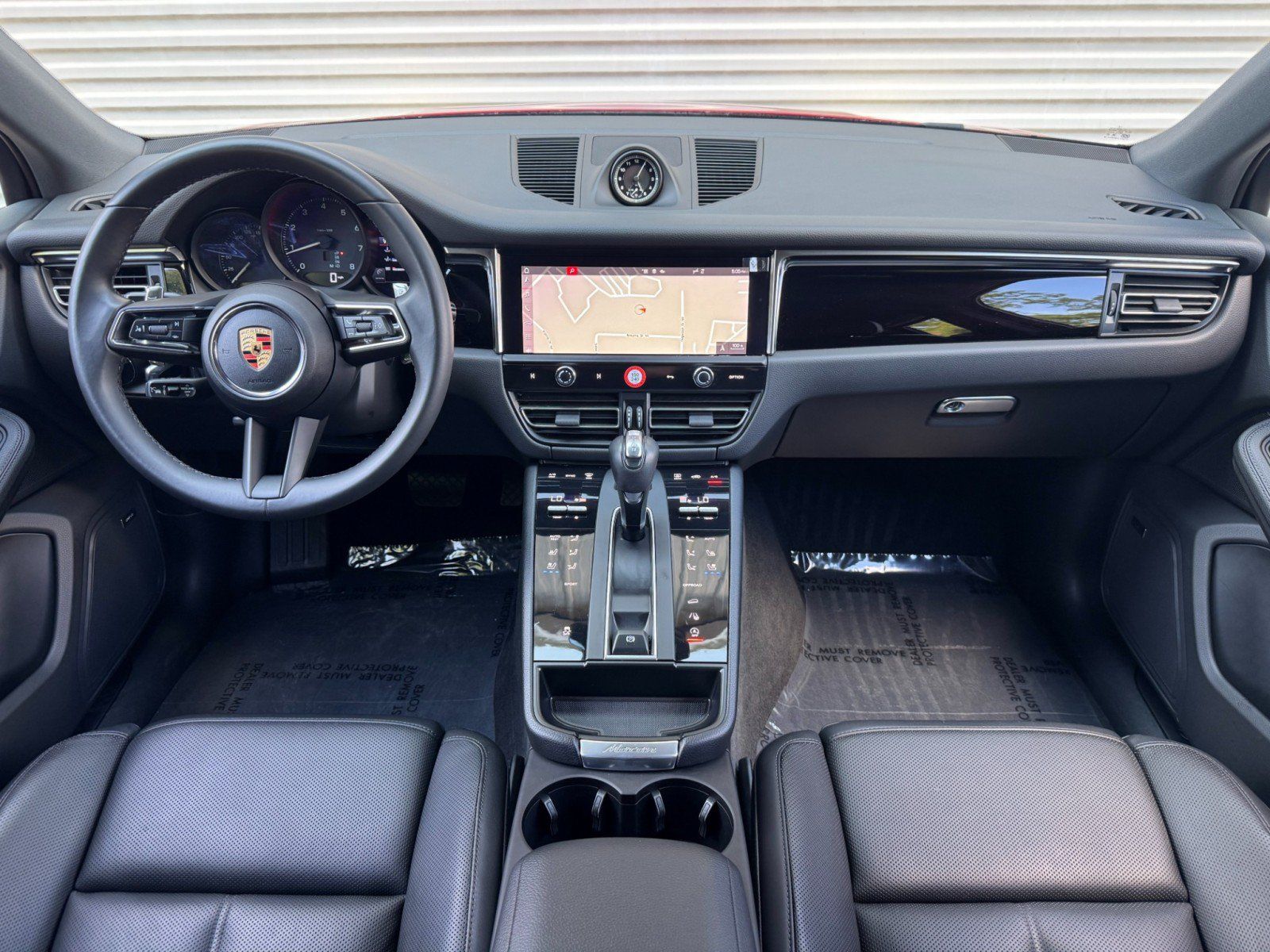 Used 2024 Porsche Macan AWD/4WD image 13