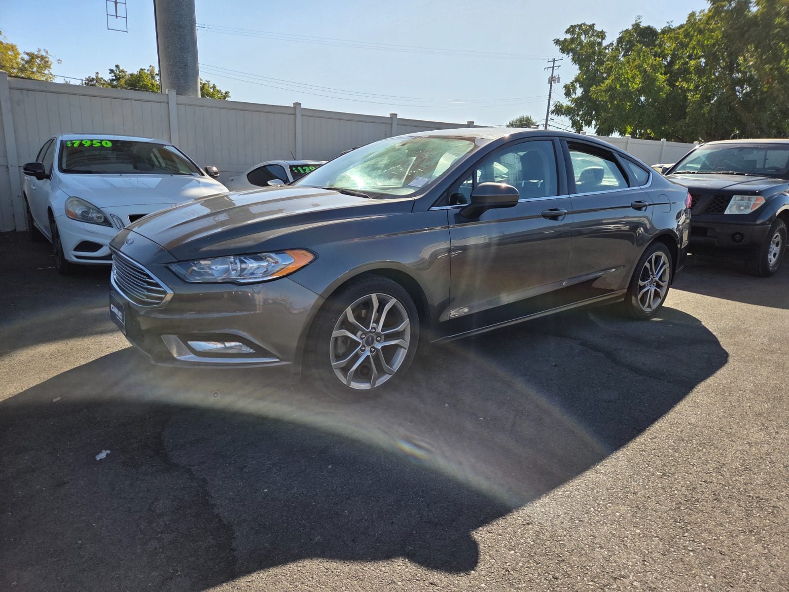 Used 2017 Ford Fusion SE w/ Equipment Group 201A FWD image 1