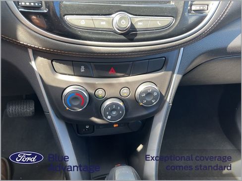 Used 2019 Chevrolet Trax LT w/ LT Convenience Package FWD image 11