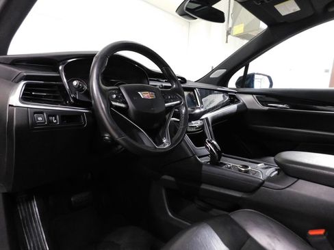 Used 2025 Cadillac XT6 Premium Luxury AWD/4WD image 24