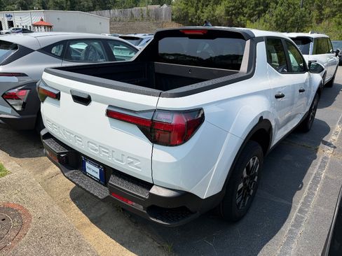 New 2026 Hyundai Santa Cruz SE FWD image 3