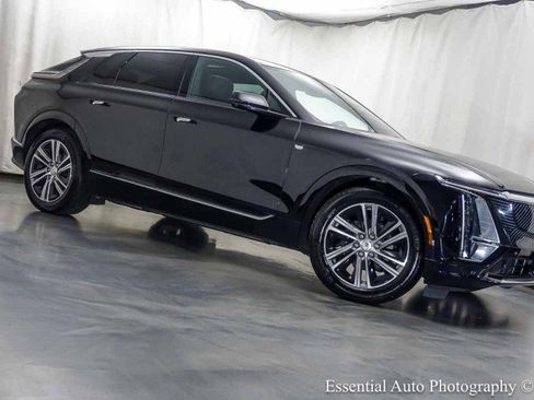 Used 2024 Cadillac Lyriq Luxury AWD/4WD image 4