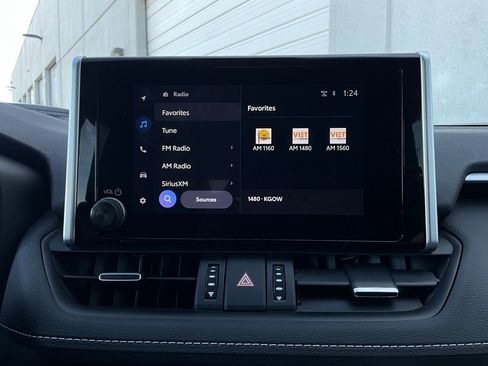 Used 2024 Toyota RAV4 XLE Premium image 31