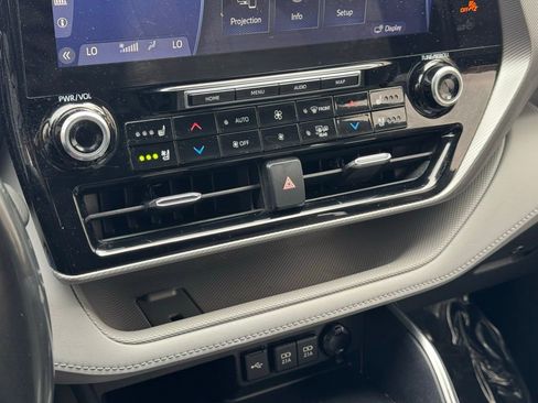 Used 2021 Toyota Highlander Platinum image 37