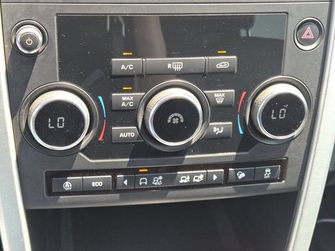 Used 2018 Land Rover Discovery Sport SE AWD/4WD image 13