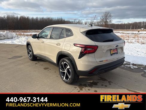 New 2026 Chevrolet Trax RS w/ Driver Confidence Package image 7