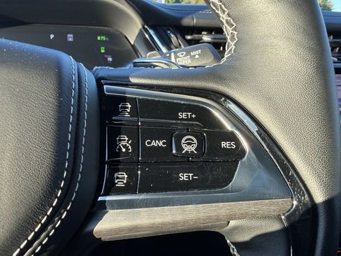 Used 2023 Jeep Grand Cherokee Overland w/ Advanced Protech Group III image 24