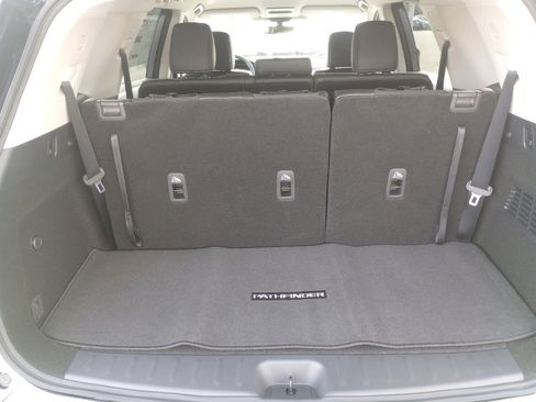 New 2026 Nissan Pathfinder SL image 15