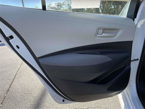 Used 2023 Toyota Corolla LE image 15