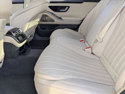 Used 2022 Mercedes-Benz S 500 4MATIC image 17