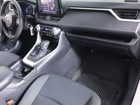 Used 2021 Toyota RAV4 LE image 33