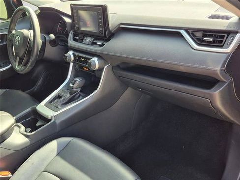 Used 2019 Toyota RAV4 XLE Premium FWD image 20