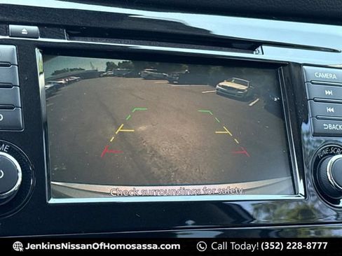 Used 2019 Nissan Rogue SV FWD image 33