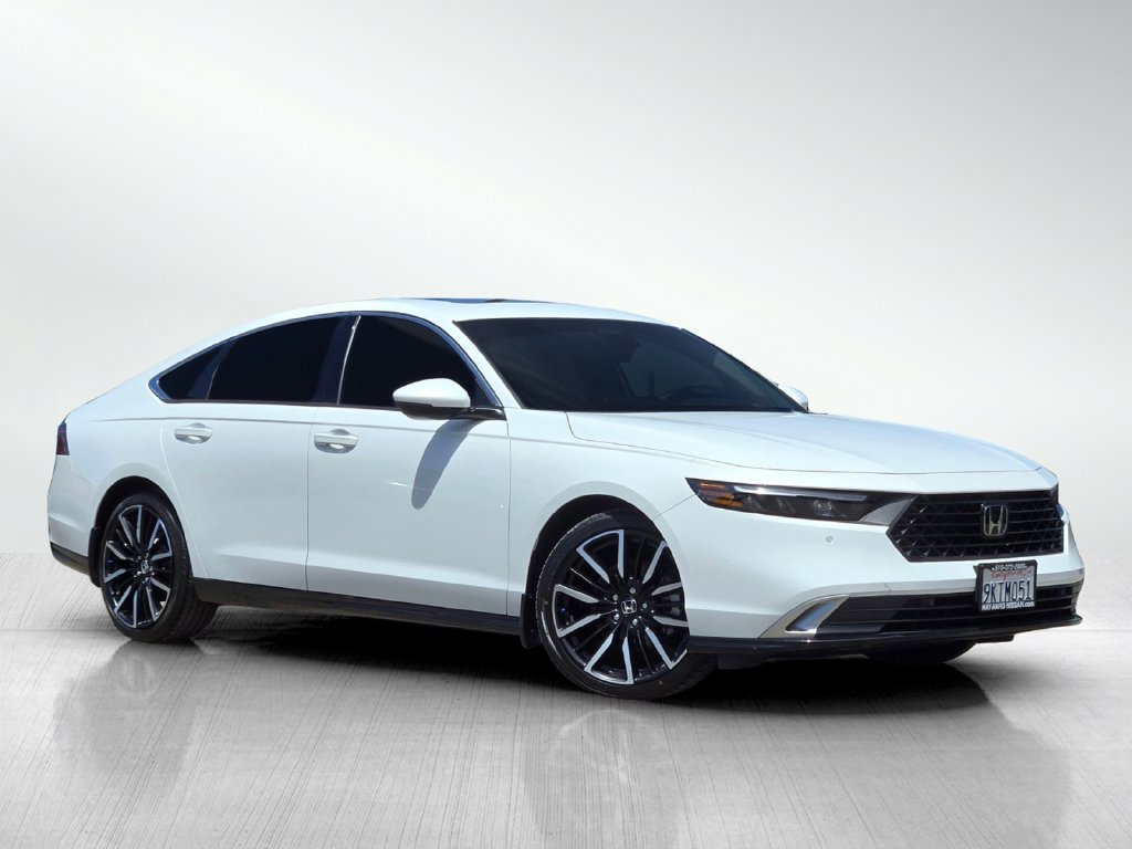 Used 2024 Honda Accord Touring image 2