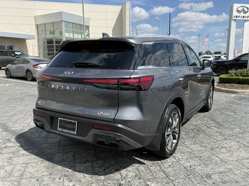 Certified 2025 INFINITI QX60 Luxe w/ Vision Package image 6
