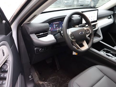 New 2026 Ford Explorer Active AWD/4WD image 4
