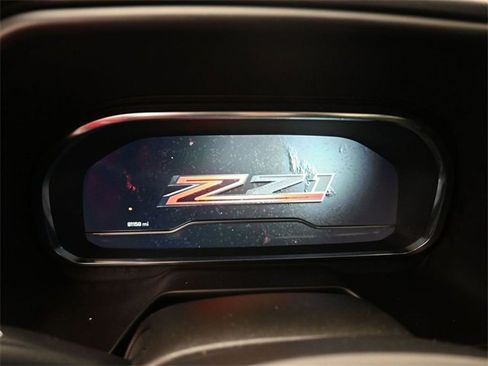 Used 2022 Chevrolet Tahoe Z71 w/ Luxury Package image 11