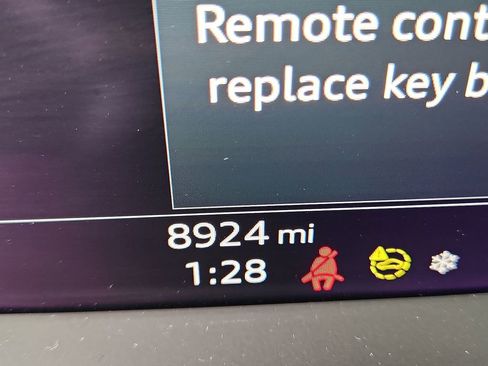 Used 2024 Audi Q4 e-tron Premium Plus image 21