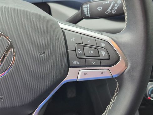 Used 2023 Volkswagen Taos SE AWD/4WD image 18