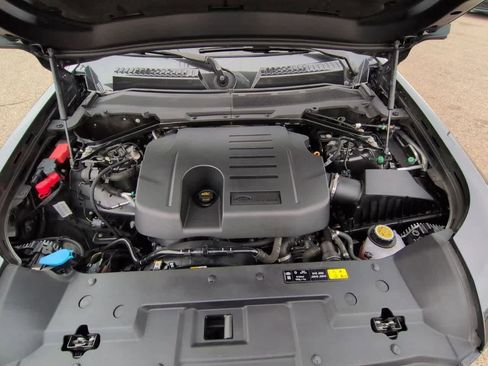 Used 2022 Land Rover Defender 110 SE image 14