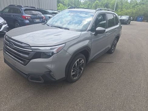Used 2025 Subaru Forester Limited w/ Popular Package #1 AWD/4WD image 8
