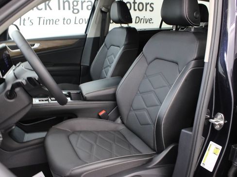 Used 2024 Volkswagen Atlas SE FWD image 14