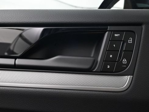 Certified 2026 Porsche Cayenne AWD/4WD image 17
