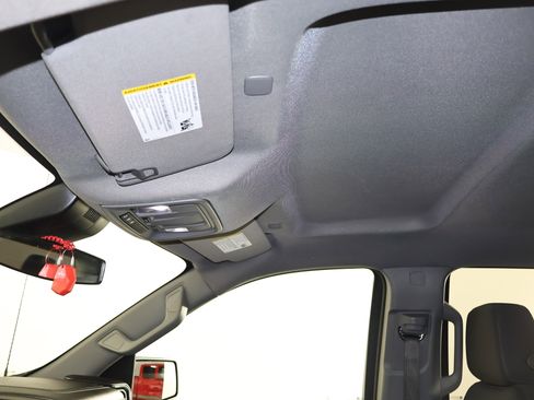 Used 2025 Chevrolet Silverado 1500 LT image 39